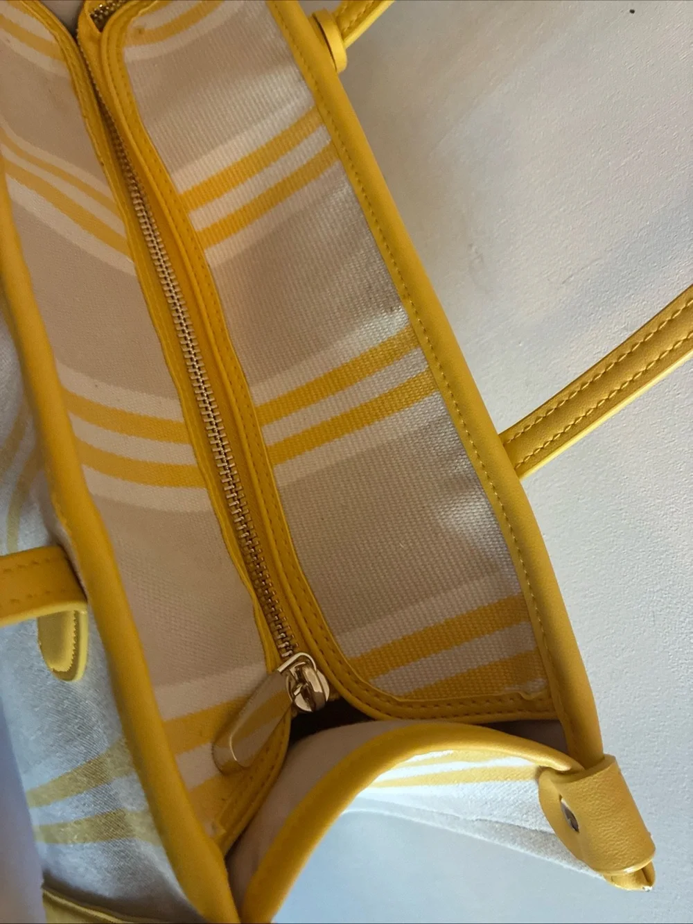 Kate Spade New York-Morning Light / Yellow Multi Striped Canvas Market Tote EUC